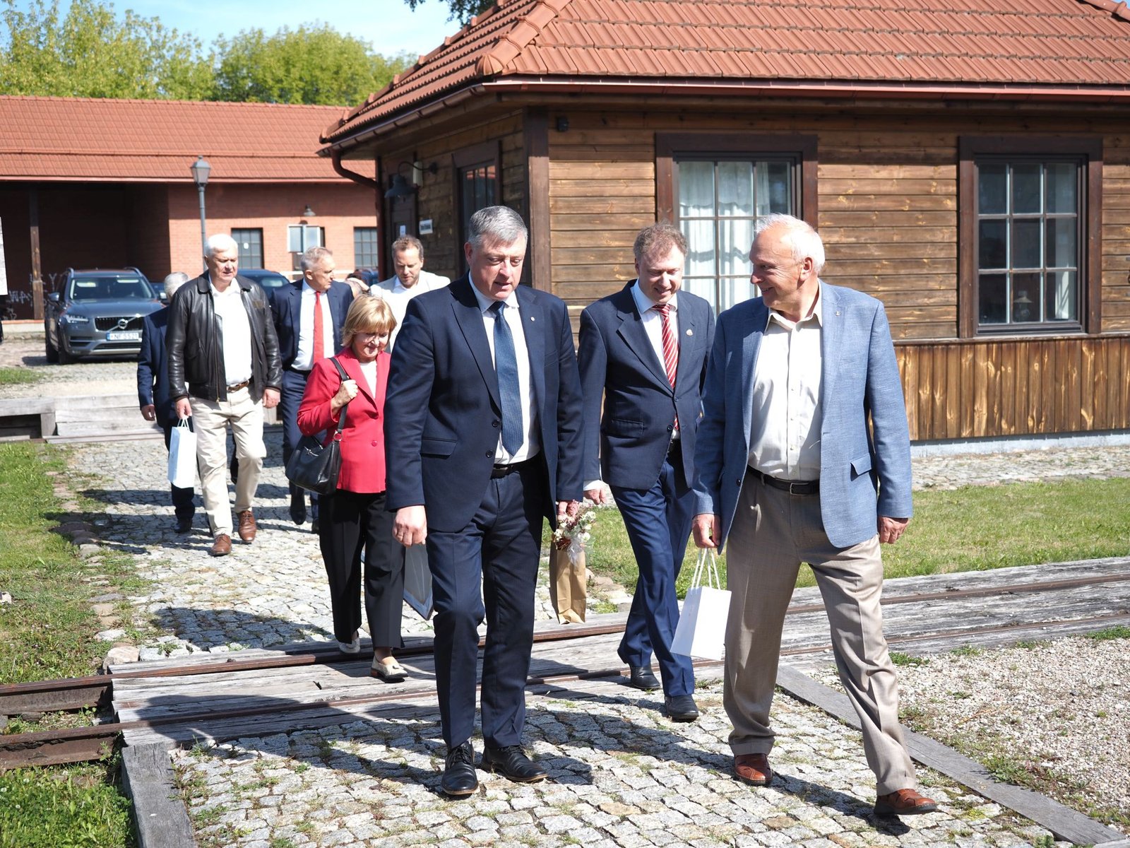 Siauruke duris atvėrė muziejus ir pristatytas gatvės meno kūrinys 9 P1011581