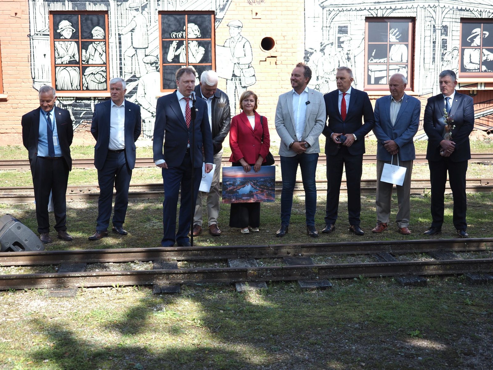 Siauruke duris atvėrė muziejus ir pristatytas gatvės meno kūrinys 15 P1011633